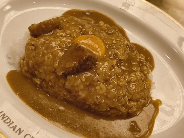 インデアンカレー丸の内店のインデアンカレー（タマゴ入り）