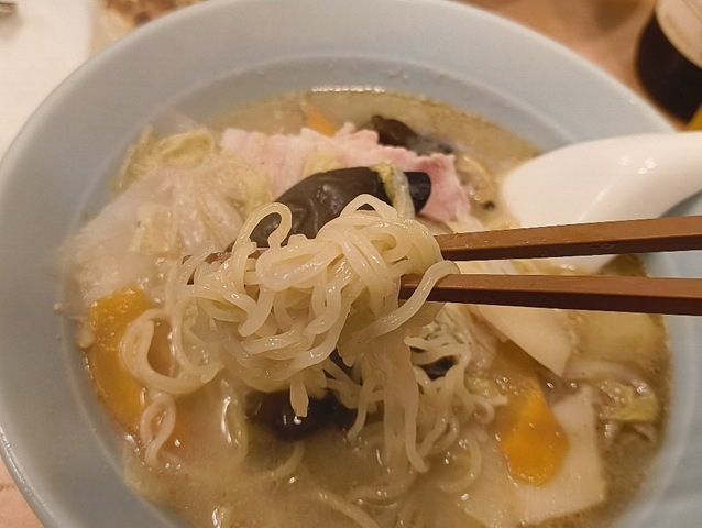 タンメンを手繰る