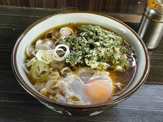 春菊天そばに生たまご
