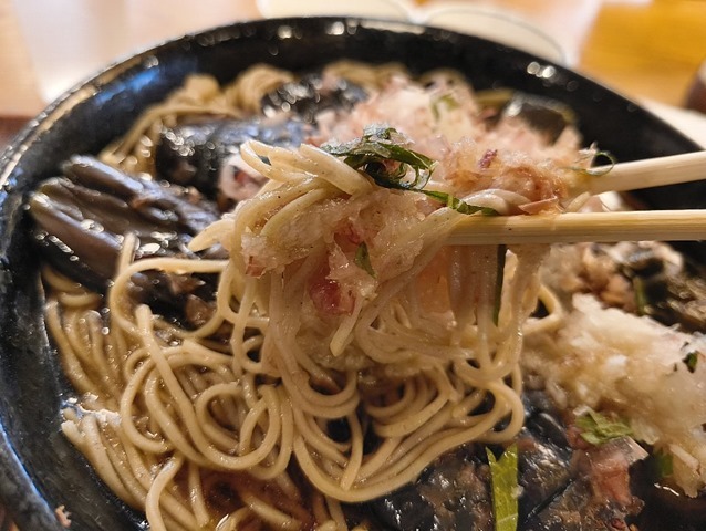 おろしと一緒に手繰る