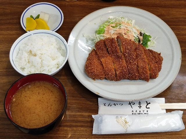 ロースカツ定食