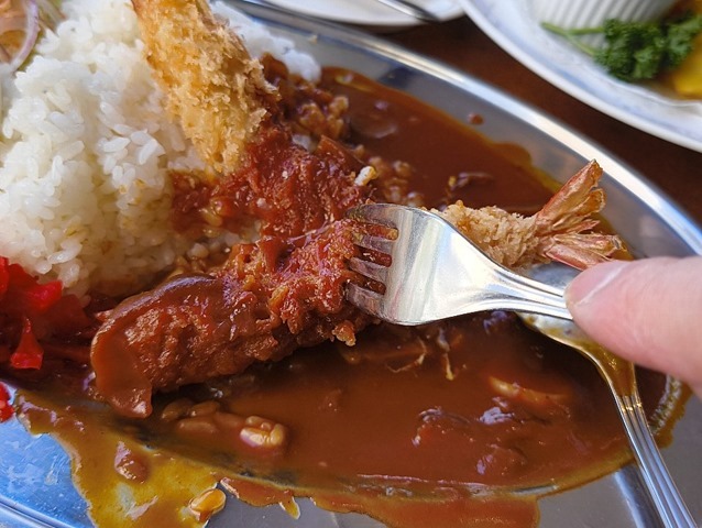 エビフライを食べるのだ