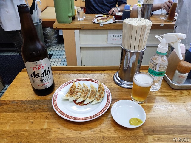 まずは一皿それとビール