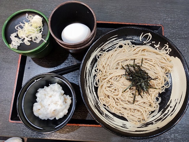 たまごととろろと蕎麦