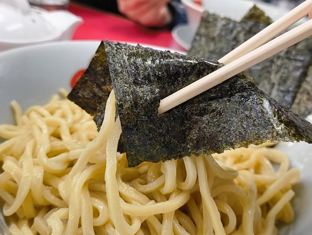 海苔で巻いて食べる
