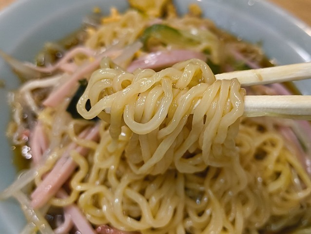 中華麺を手繰ってみる
