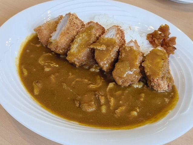 カツカレー（ポークヒレカツ）