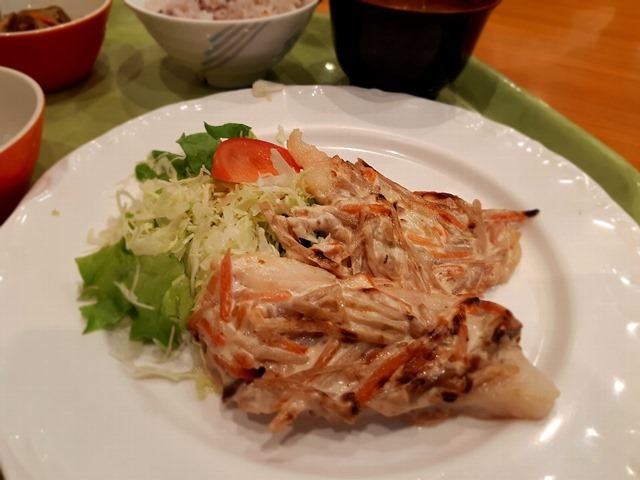 白身魚の牛蒡サラダ焼き