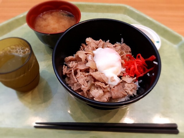 温玉豚丼