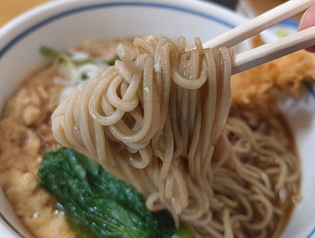 蕎麦を手繰る