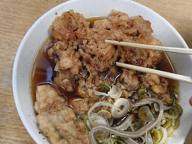 汁に沈まないジャンボゲソ天