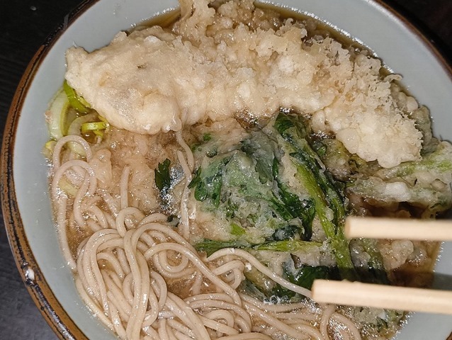 混沌の中から蕎麦を手繰る