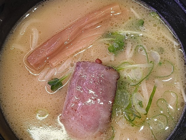 チャーシューとメンマとスープ