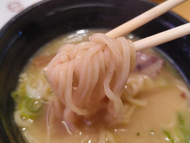 ラーメンを手繰る