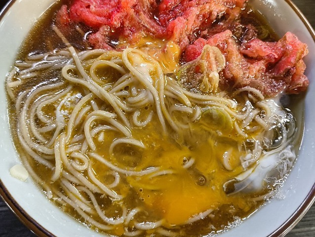 黄味をからめて食べるのだ