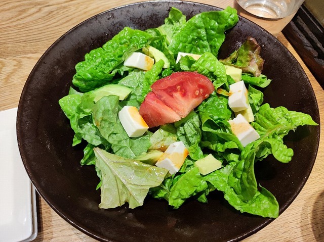 アボガドと豆腐の韓国風野菜サラダ