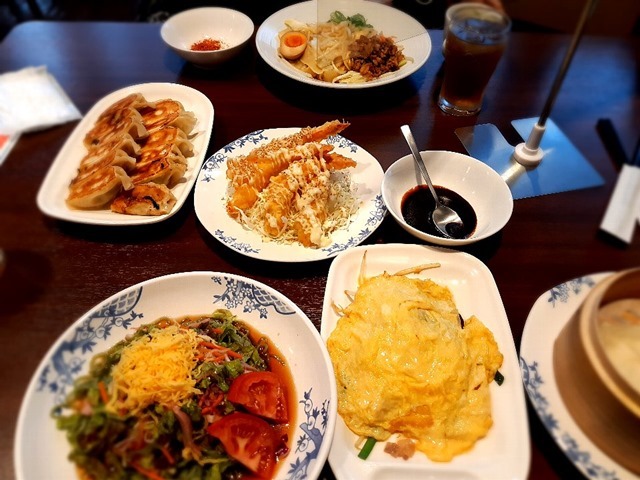 ビャンビャン麺と餃子とエビマヨと色々と