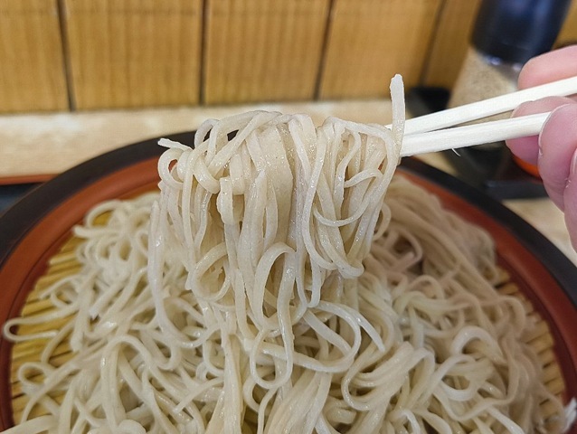 蕎麦を手繰るのだよ