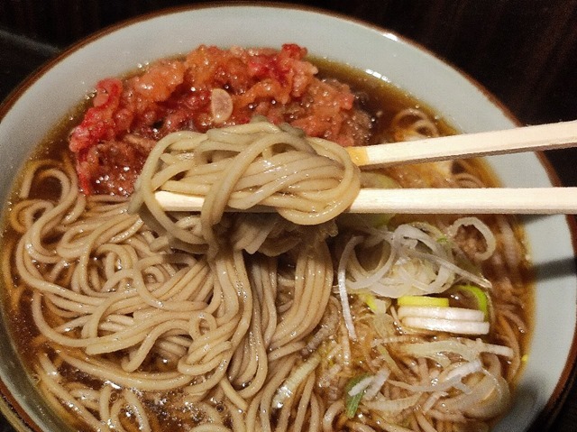 蕎麦を手繰る