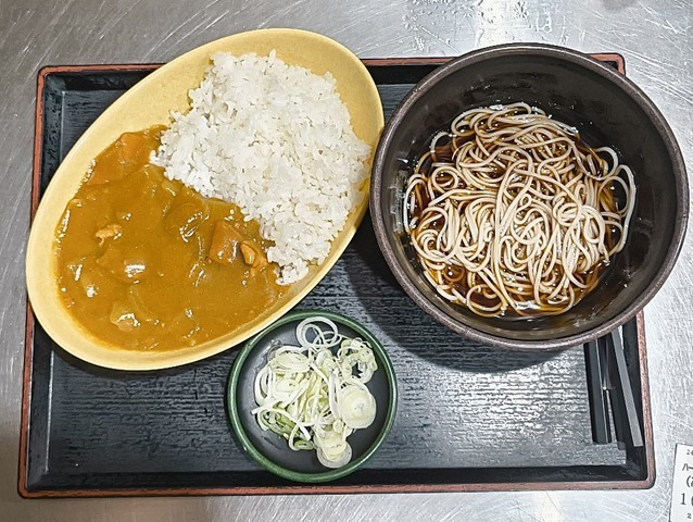 ミニカレーとハーフそば（冷）