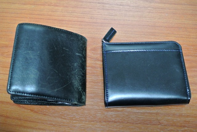 「いたがき」の財布と「ディアブロ」の財布