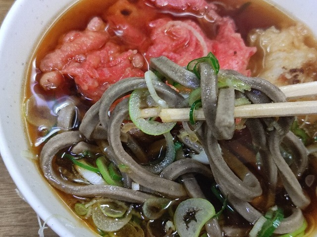 蕎麦とねぎを一緒に食べる