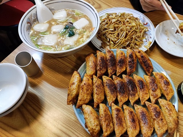 王さまの餃子とおぞう煮とソース焼きそば