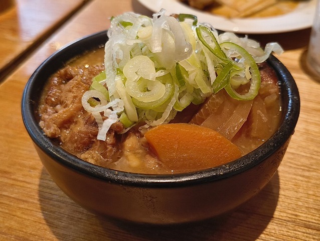 鶏もつ煮込み