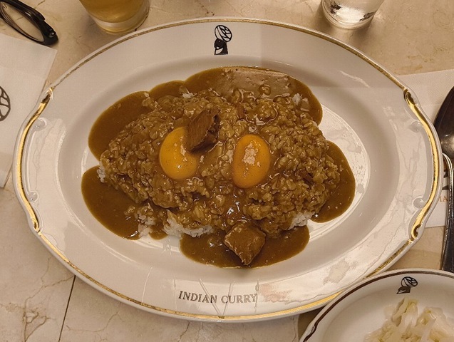 『インデアンカレー丸の内店』で、「インデアンカレー ルーダブル 目玉」にビールをつけてランチだ。二度目の『インデアンカレー』、「インデアン道」はまだまだ遠いけれど、今日は江弘毅に教わった目玉にしてみたのだ。勿論、うまかったのだよ（笑）。（インデアンカレー 丸の内店：千代田区丸の内2 丁目 東京ビル TOKIA地下1階）