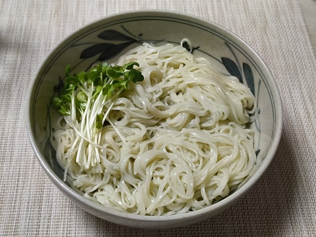 越の海藻挽き生そうめん