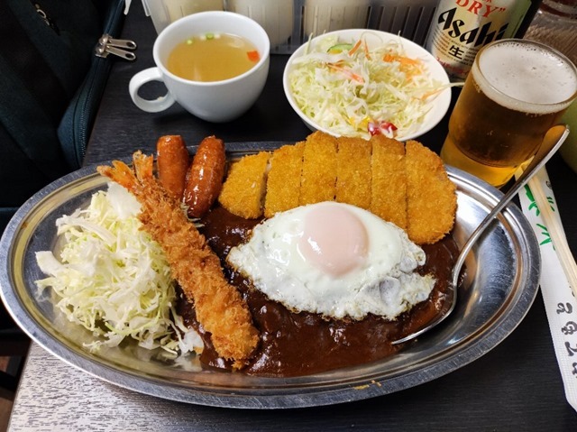 満塁ホームランカレーとサラダとスープとビール（笑）