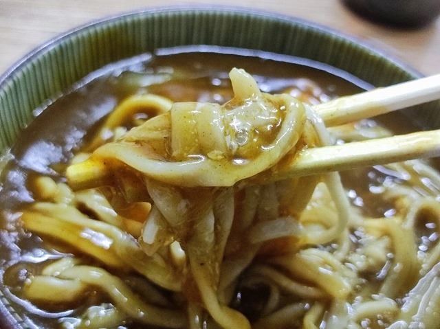 蕎麦を手繰る