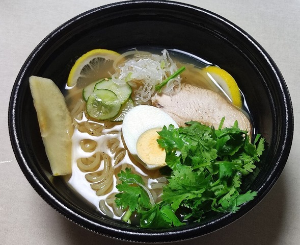 【クセになる】レモンとパクチーの特製盛岡冷麺