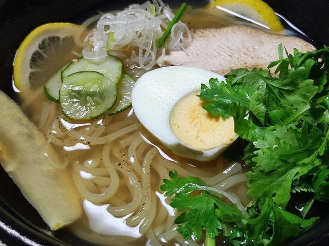 【クセになる】レモンとパクチーの特製盛岡冷麺