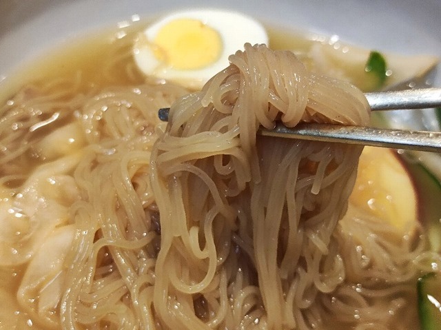 麺を手繰るのだ