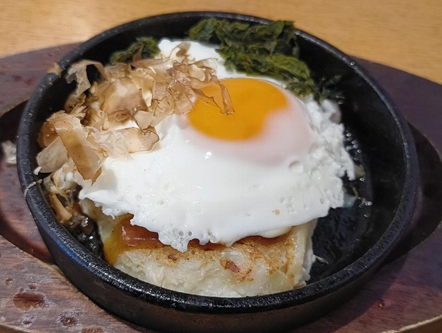 鉄板豚たま焼き