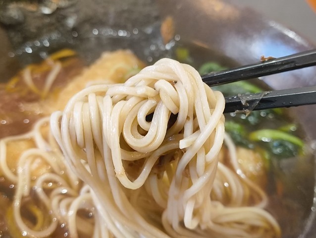 蕎麦を手繰る