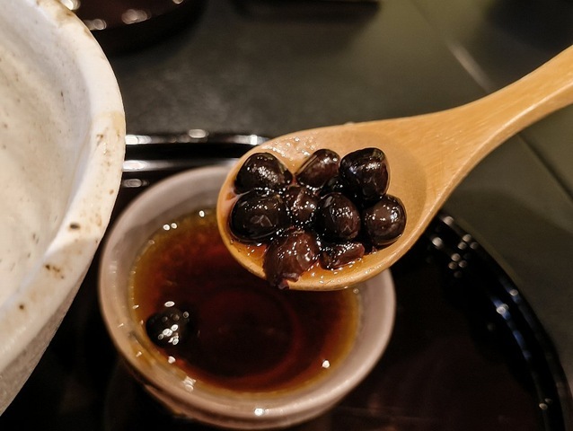 豆かんも黒蜜をホンのちょっとだつけてたべる
