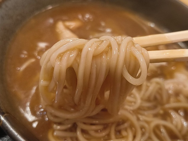蕎麦を手繰る