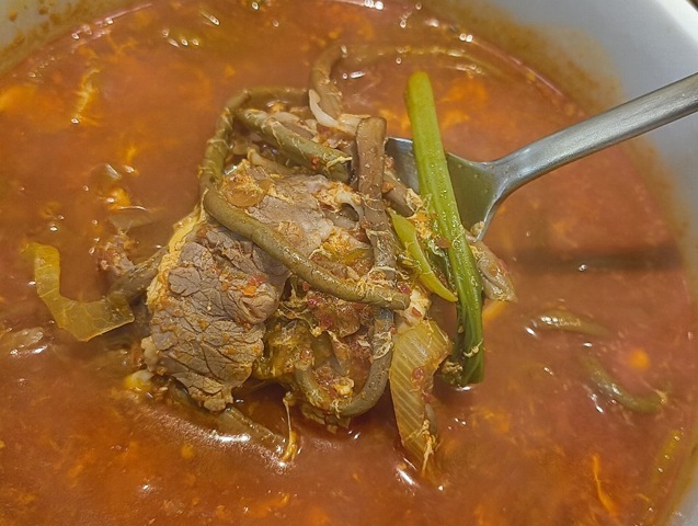 牛肉ともやしと長ねぎそしてゼンマイ入り