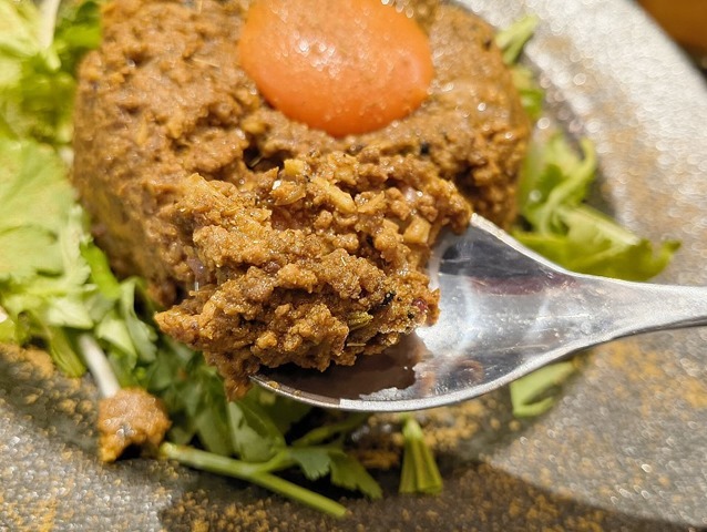 ドライキーマアクレーを食べる