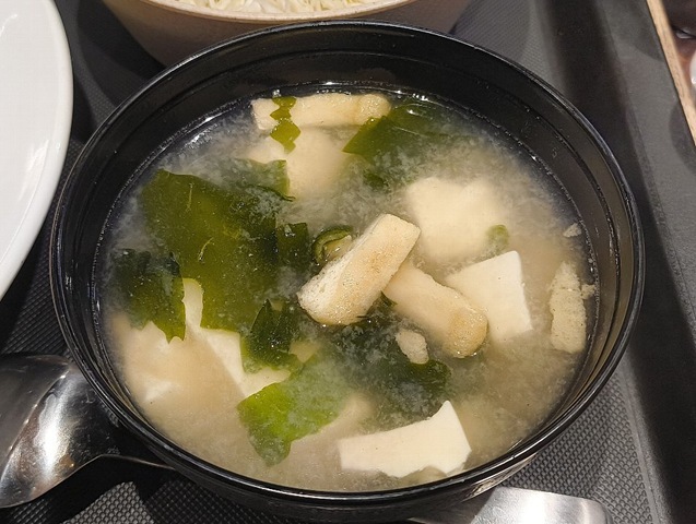 みそ汁を豆腐入りに変更