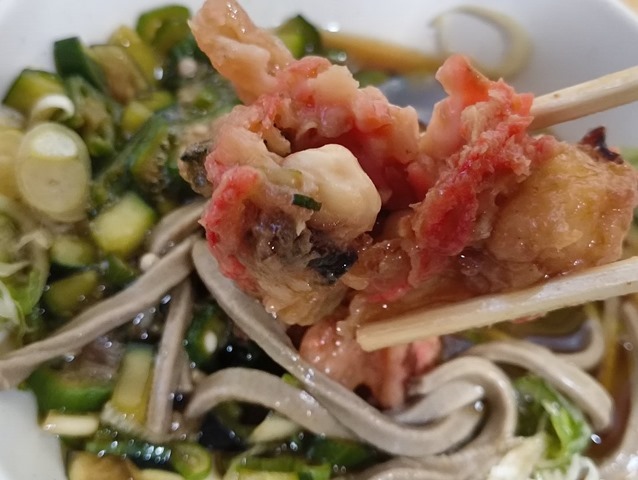 ゴーヤのかき揚げを食べる
