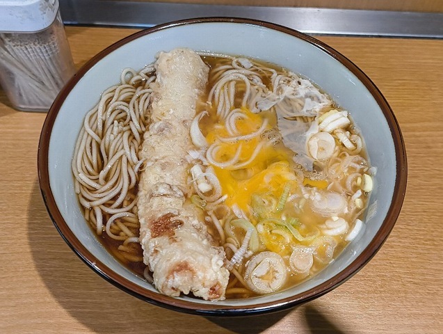 たまごを崩して色の対比を楽しむ
