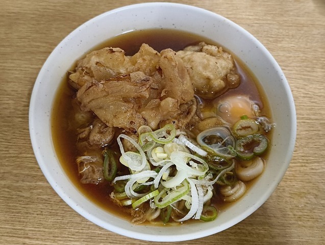 カキ天＋玉ねぎ天＋生たまご＋太そば（小盛）