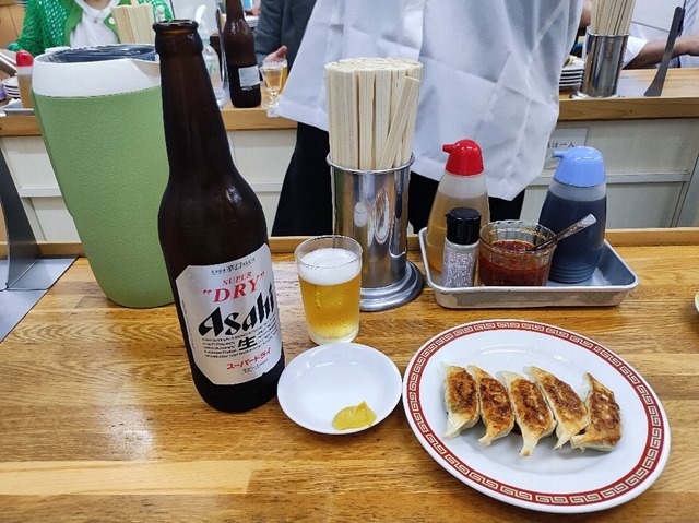 まずはビールそして一皿